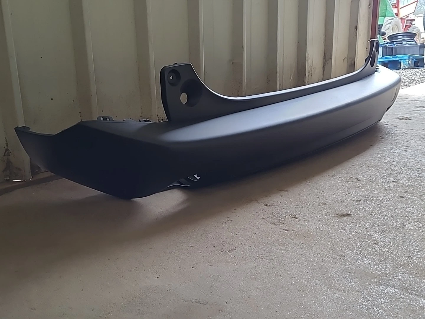 Pare-choc arrière PEUGEOT 2008 Phase 1 (2013-2016) Ref : 9801125577 – Image 4