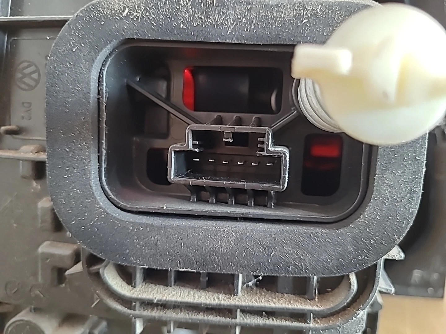 Feu arrière droit VOLKSWAGEN Polo 5 Phase 2 (2014-2017) Ref : 6C0945096F – Image 3