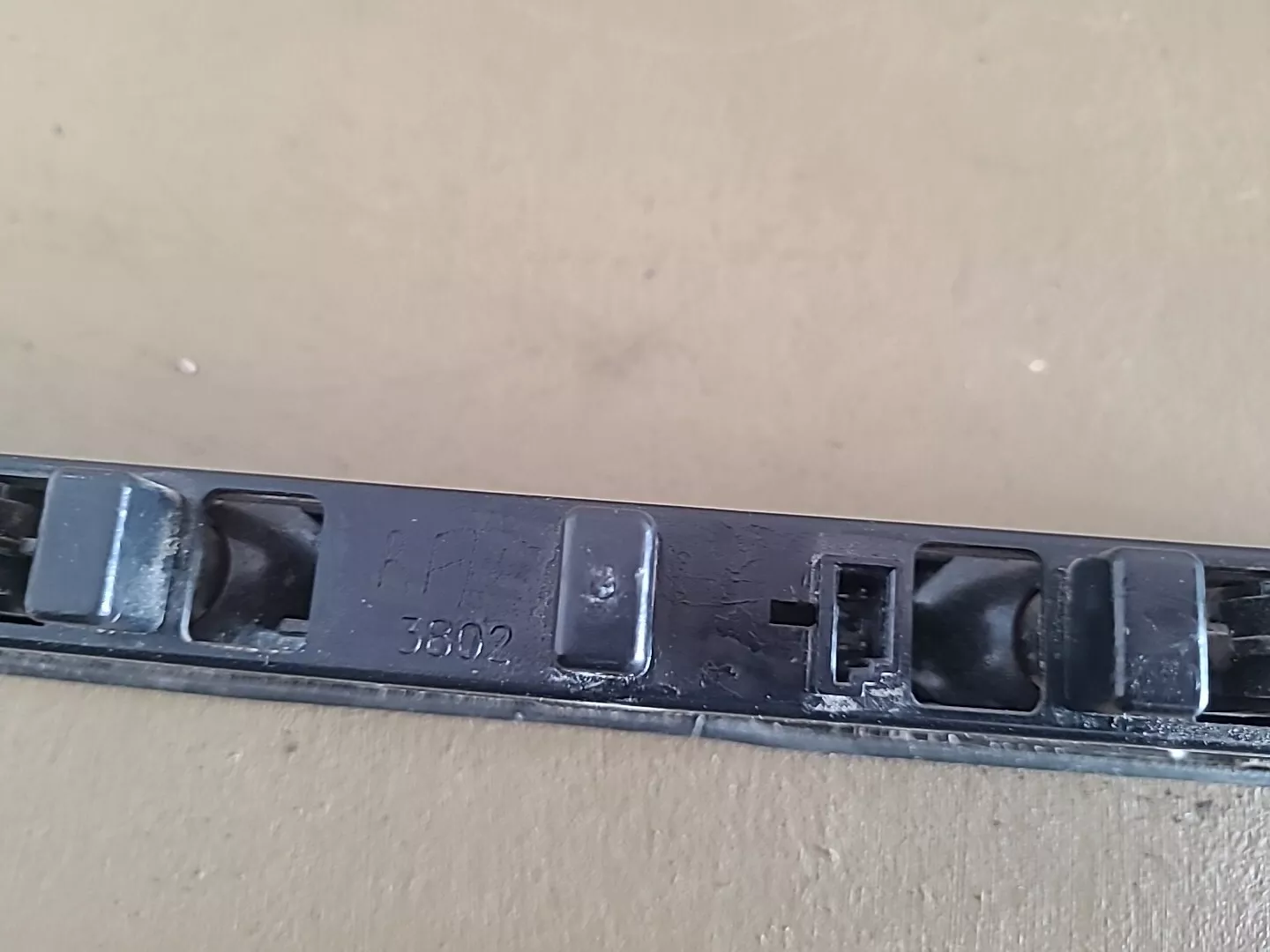 3ème feu stop PEUGEOT Partner 1 Phase 2 (2006-2010) Ref : 126402 – Image 4