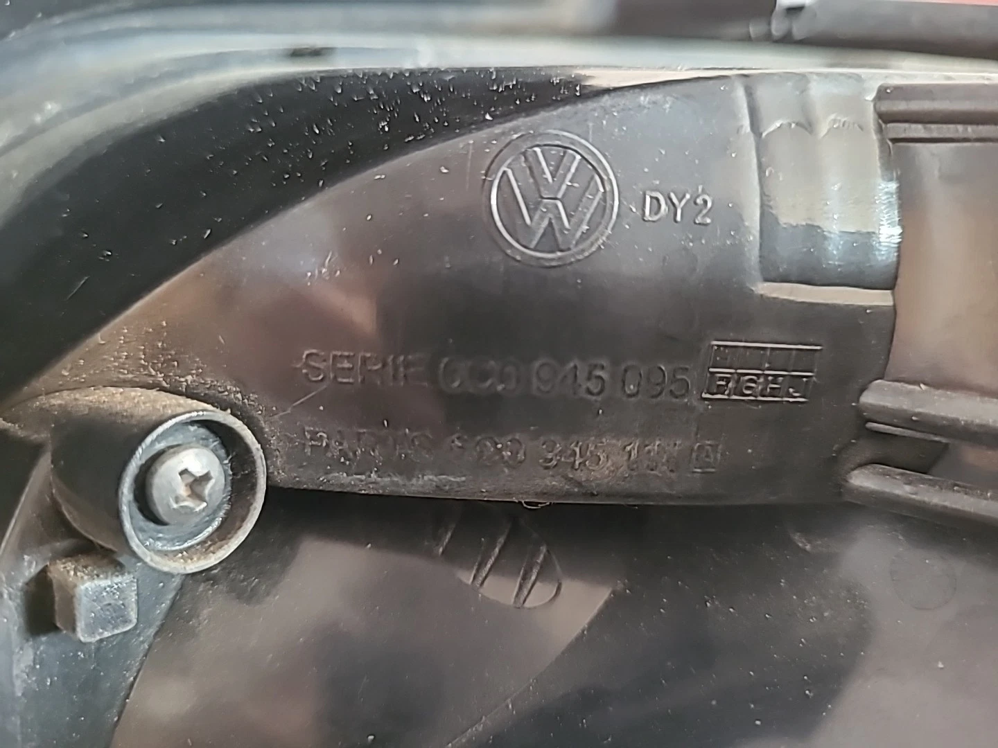 Feu arrière gauche VOLKSWAGEN Polo 5 Phase 2 (2014-2017) Ref : 6C0945095F – Image 4