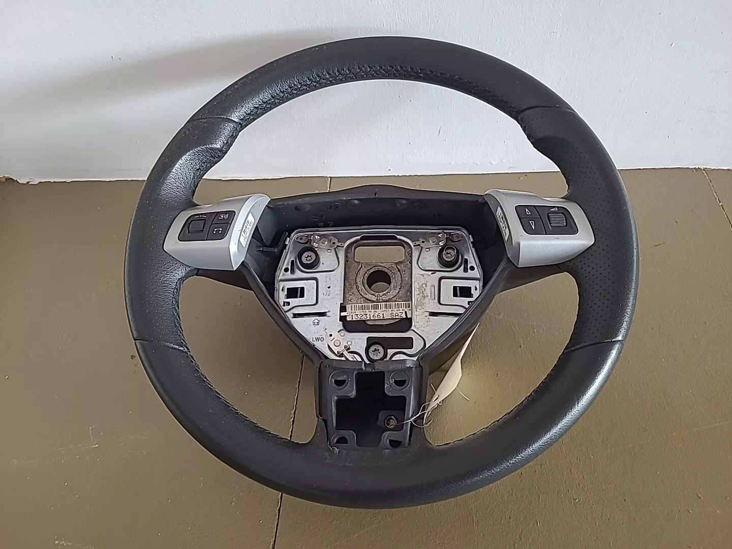 Volant OPEL Astra H GTC (2004-2010) Ref : 13231661 – Image 2