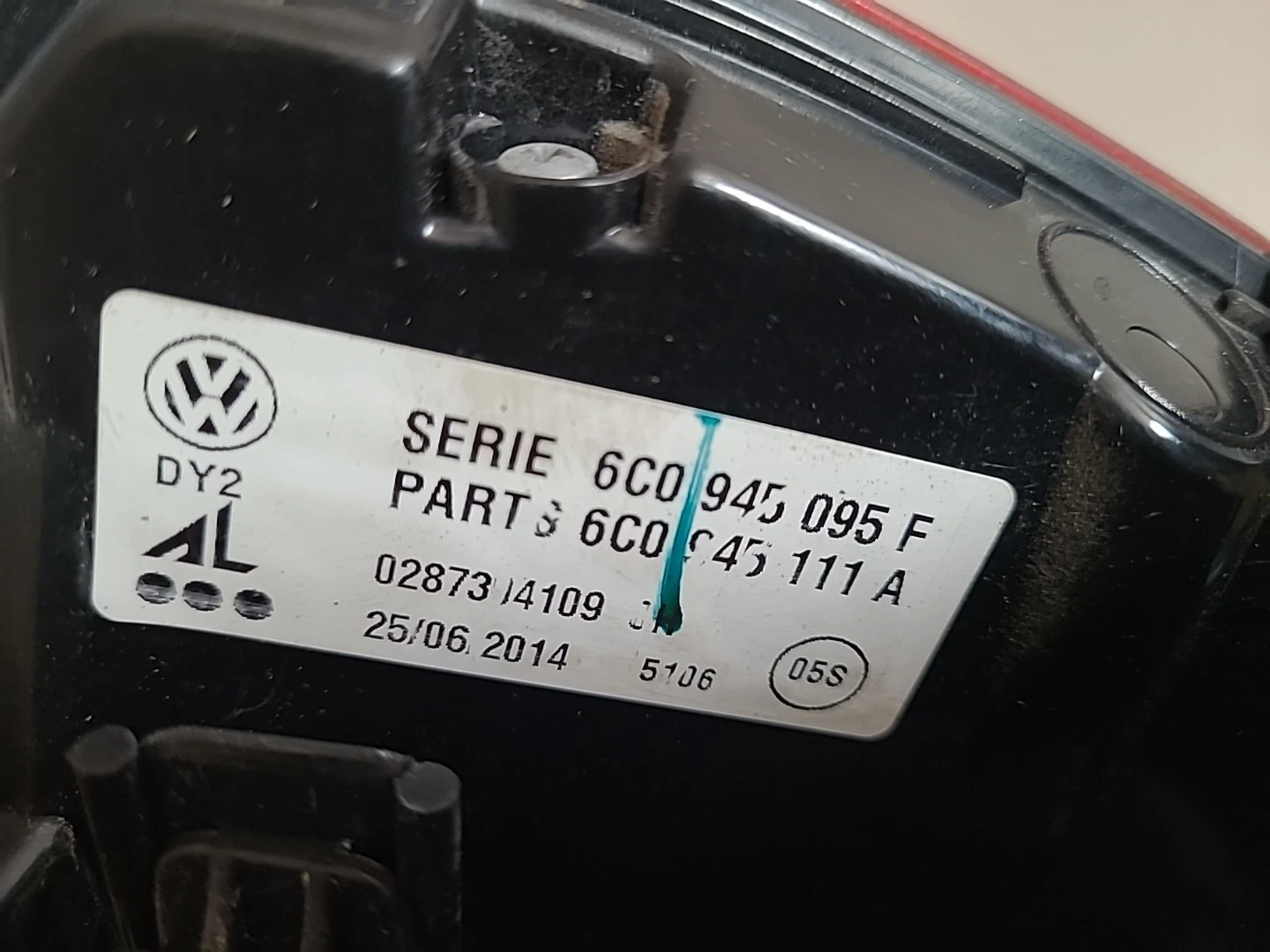 Feu arrière gauche VOLKSWAGEN Polo 5 Phase 2 (2014-2017) Ref : 6C0945095F – Image 5