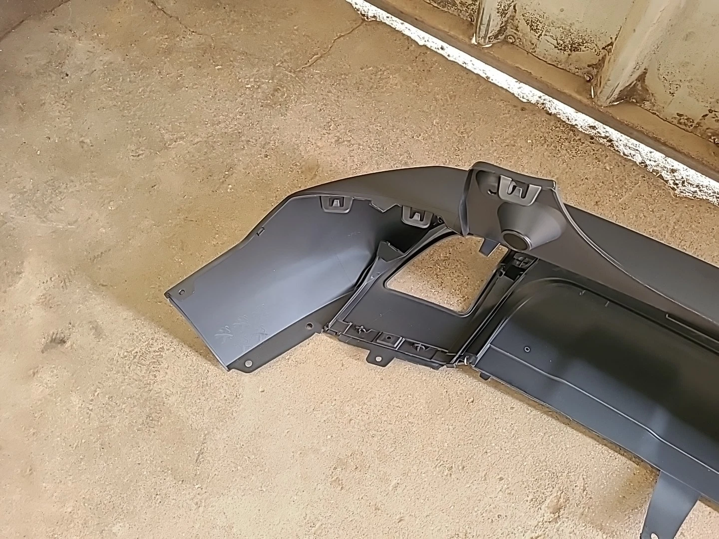 Pare-choc arrière PEUGEOT 2008 Phase 1 (2013-2016) Ref : 9801125577 – Image 7