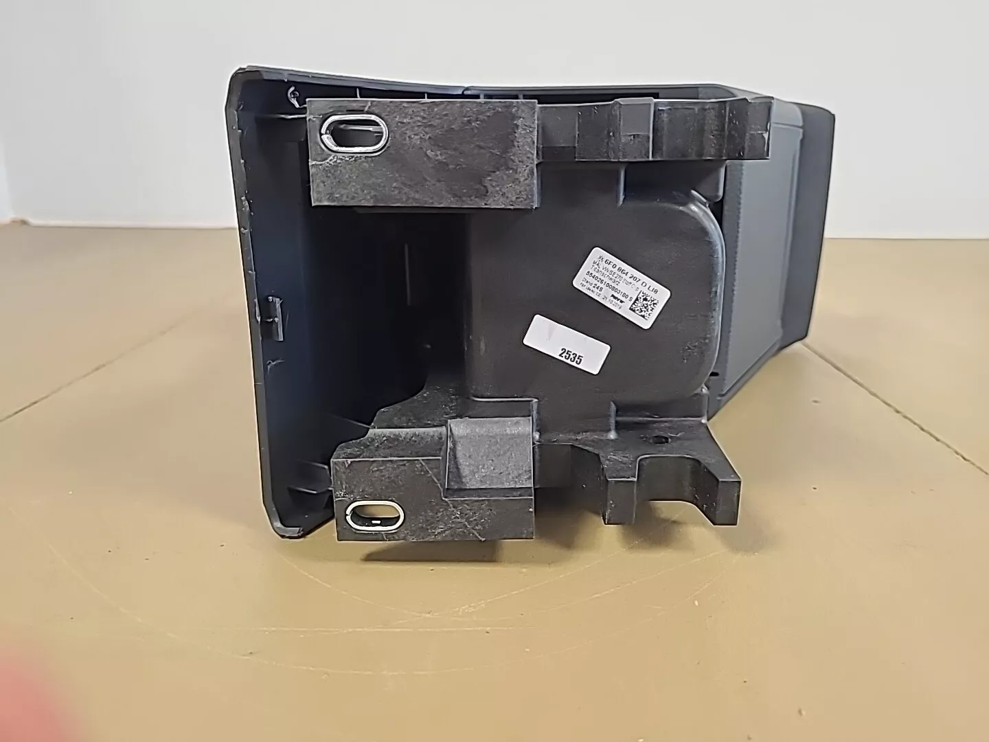 Accoudoir central avant avec prises USB VOLKSWAGEN Polo 6 Phase 1 (2017-2021) Ref : 6F0864207D – Image 7
