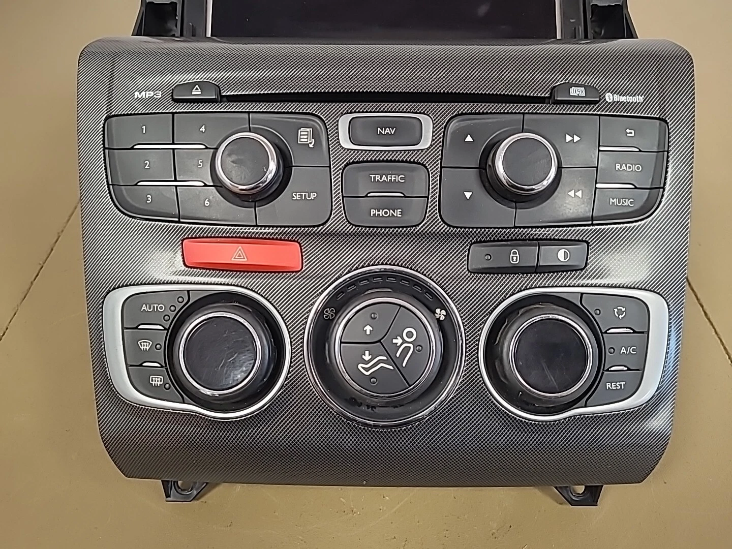 Kit autoradio GPS Multimédia Bluetooth CITROËN C4 2 (2010-2022) Ref : 9803449380 – Image 7